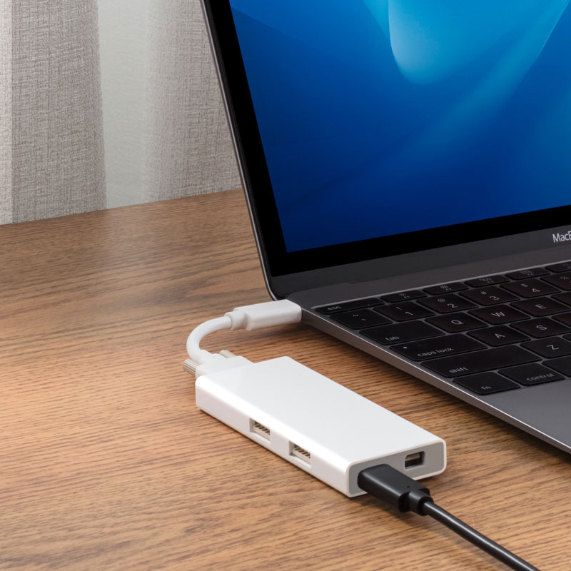 4个接口USB Type-C扩展坞
